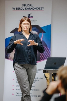 Podcasty kryminalne, wykład Oliwia Tarasewicz-Gryt (fot. 14) [Dokument ikonograficzny]