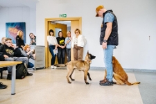 Zajęcia z psami, Jacek Falkenberg (fot. 5) [Dokument ikonograficzny]