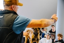 Zajęcia z psami, Jacek Falkenberg (fot. 10) [Dokument ikonograficzny]