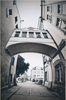 U bram miasta [Dokument ikonograficzny]