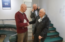 Portret - ktoś poznaje [Dokument ikonograficzny]