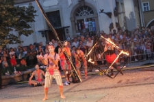 Teatr na ulicy [1] [Dokument ikonograficzny]