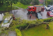 Jeleniog&oacute;rscy strażacy w akcji [Dokument ikonograficzny]