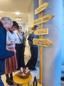 W międzyczasie w Krainie Czar&oacute;w (fot. 5) [Dokument ikonograficzny]