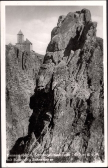 Riesengebirge, Schneegrubenbaude 1495 m ü. d. M. mit Rübezahls Zahnstocher [Dokument ikonograficzny]