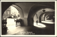 Hirschberg i. Riesengeb. Unter den Lauben am Markt [Dokument ikonograficzny]